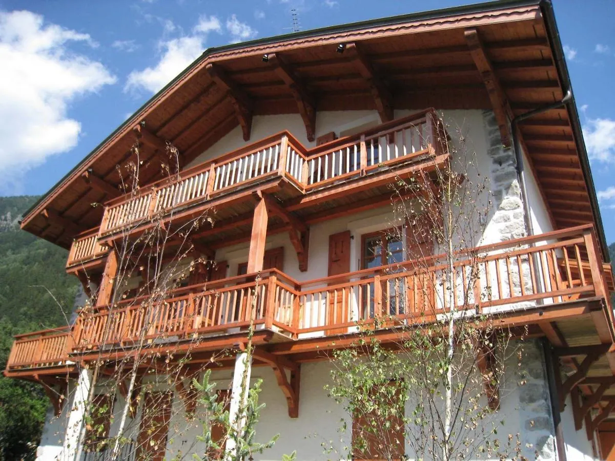 Appartement De Standing Avec Balcon Et Wifi A Chamonix - Fr-1-343-176